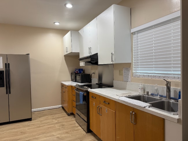 Photo - 18622 Horst Ave Unit 18622