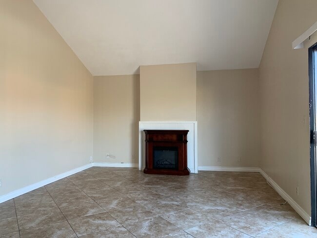 Photo - 1419 California St Unit #4