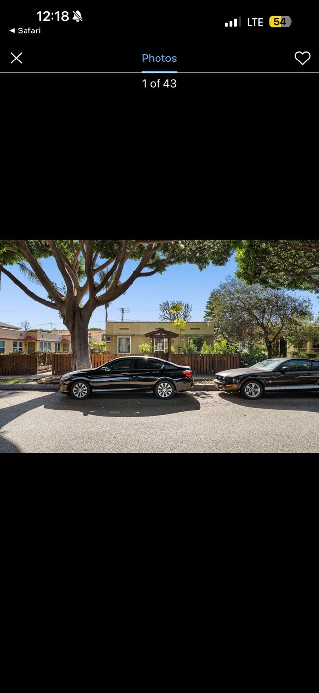 Photo - 2450 Oak St