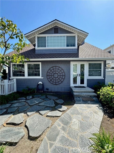 Building Photo - 437 Cypress Dr Unit B Rental