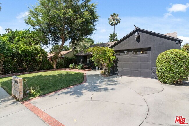 Photo - 7339 Lasaine Ave