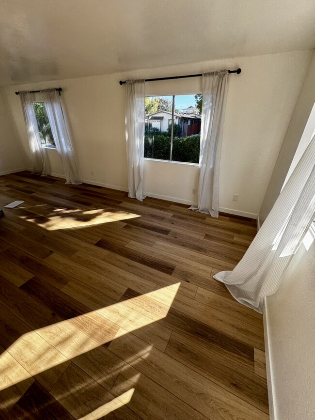 Photo - 658 W 23rd St Unit 1