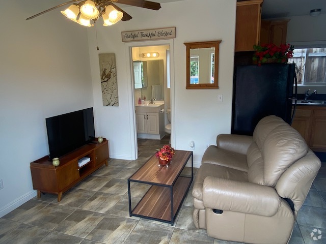 Building Photo - 1243 N Sierra Bonita Ave Rental
