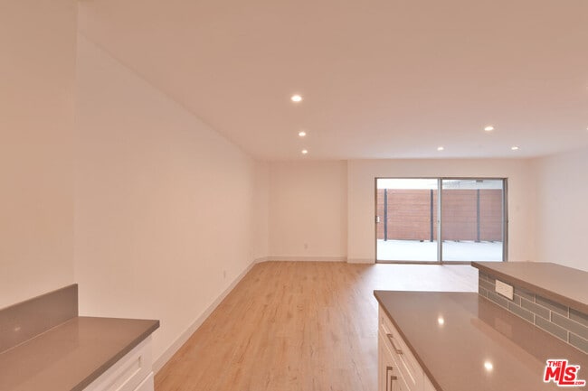 Photo - 136 S Palm Dr Unit 103