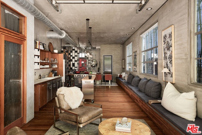 Photo - 710 Orlando Ave Unit 103