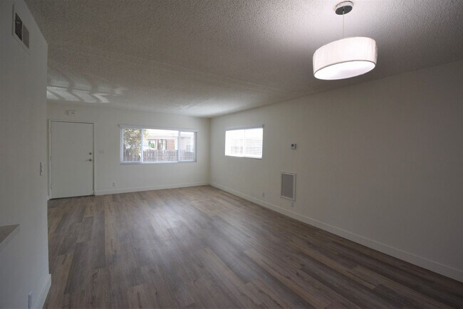 Photo - 15940 Hart St Unit 15940