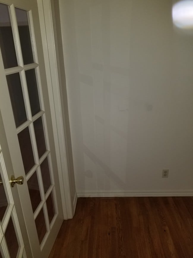 Photo - 1635 S Burnside Ave Unit 1635 Burnside