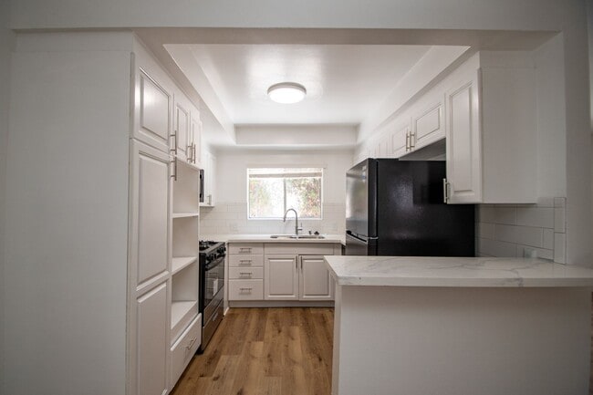 Photo - 14706 Dickens St Unit 06