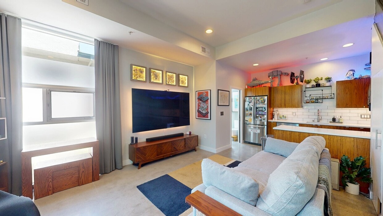 3D Tour - 140 S Gramercy Pl Condo Unit 1