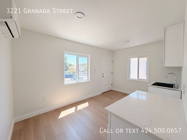 Photo - 3221 Granada St