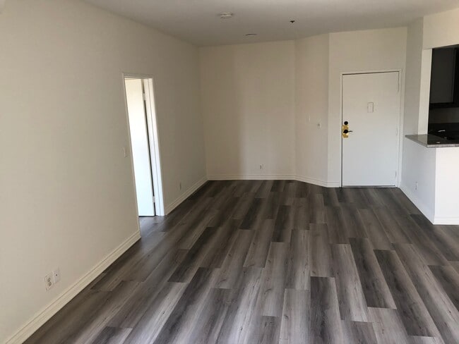 Photo - 1200 Mansfield N Ave Unit 406