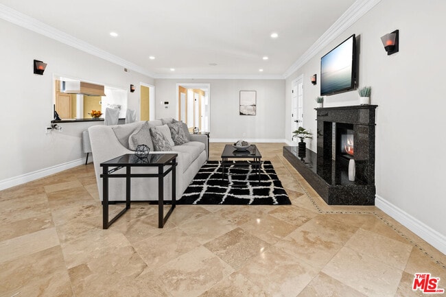 Building Photo - 2563 Hutton Dr