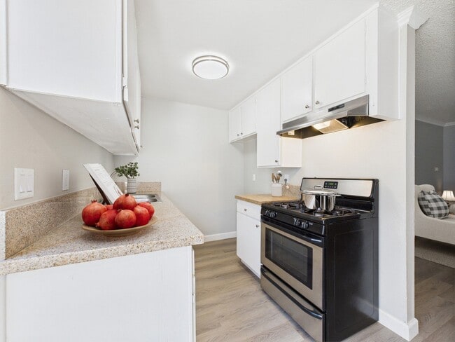 Building Photo - Sepulveda Landmark Rental