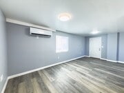 Photo - 1155-1159 E 10th St