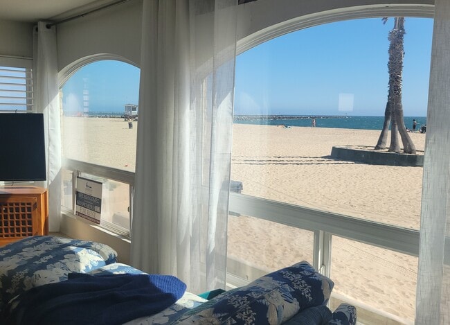 Photo - 1319 Seal Way Unit A