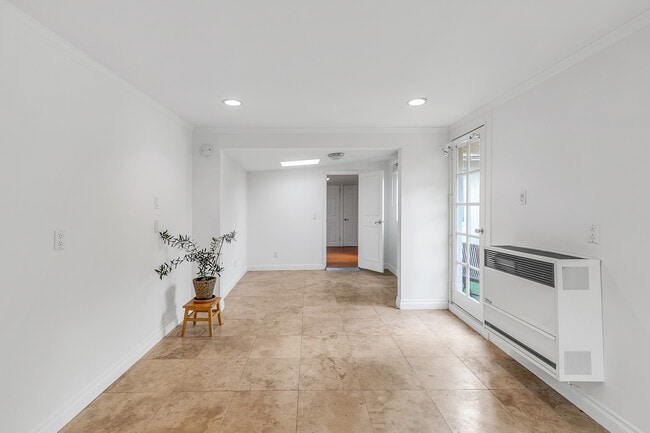 Photo - 746 Ashland Ave Unit #GH