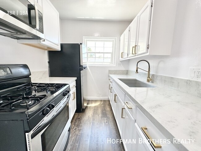 Photo - 3017 London St Unit 1/2