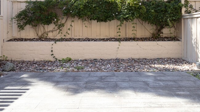 Photo - Gorgeous 3 bedrooms 2.5 baths townhome in ...