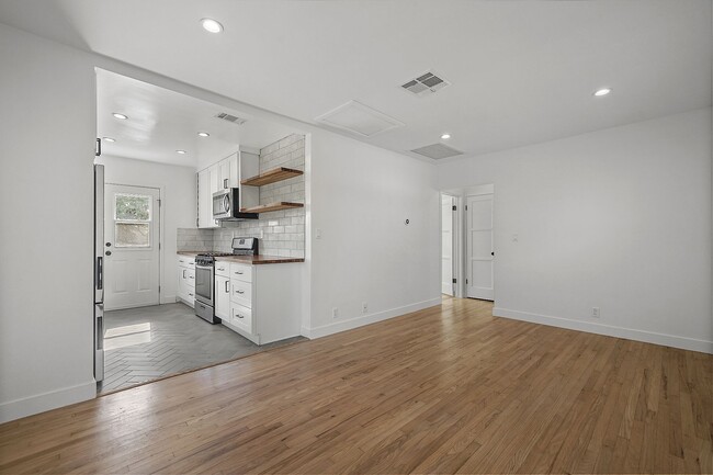 Photo - 654 Ozone St, Santa Monica, CA 90405