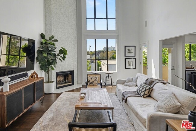 Photo - 720 Huntley Dr