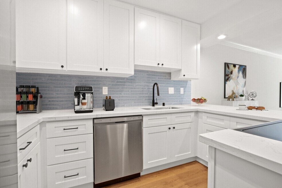 3D Tour - Montana Avenue