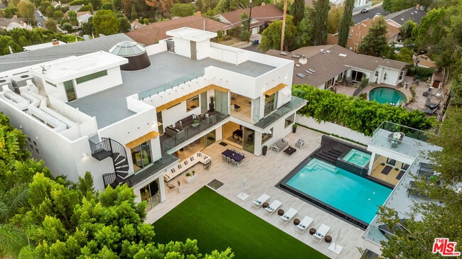 Building Photo - 4533 Estrondo Dr