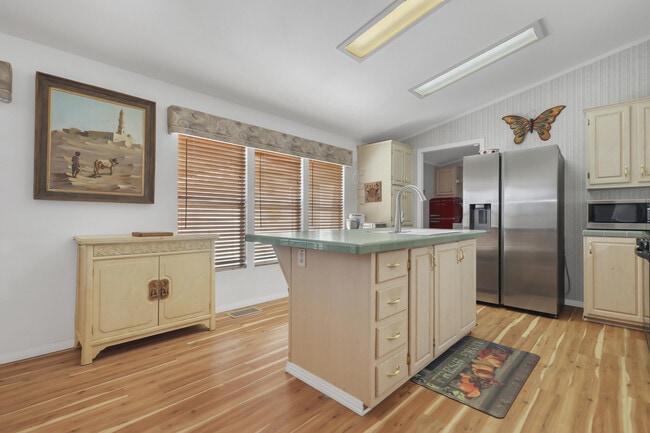 Photo - 60781 Painted Hills Rd