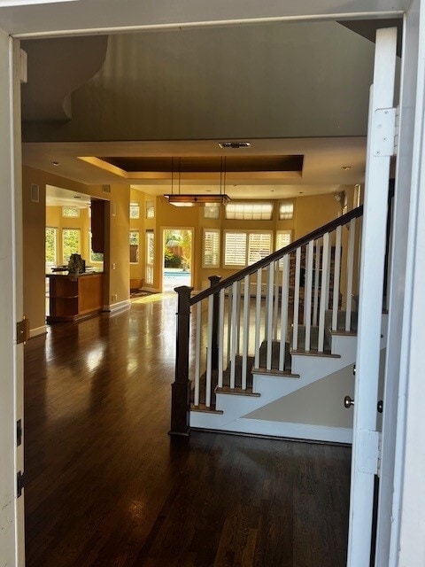 Entry - 2211 Cecelia Ter