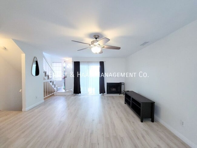 Photo - 111 W Spring St Unit E