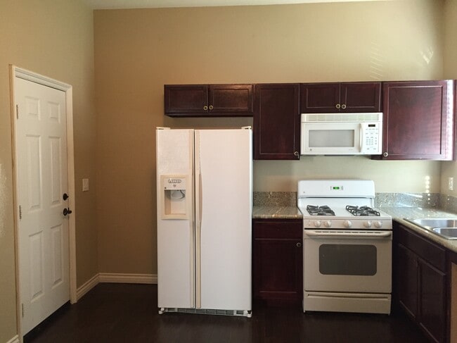 Photo - 16868 Ridge Cliff Dr House Unit # A
