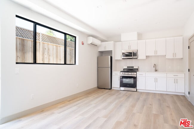 Photo - 2223 Clifford St Unit 104