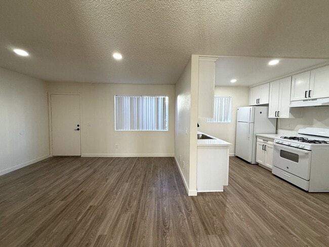 Photo - 123 W Olive Dr Unit 3