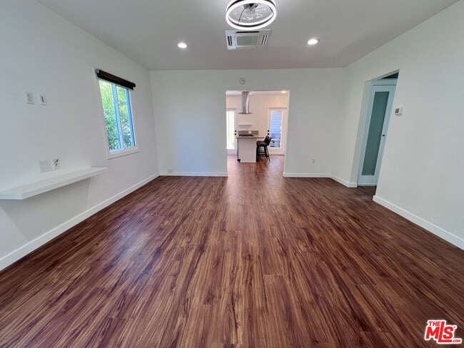 Photo - 832 Indiana Ave