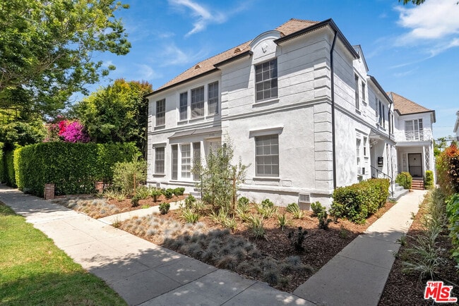 Photo - 308 S Reeves Dr Unit 310C