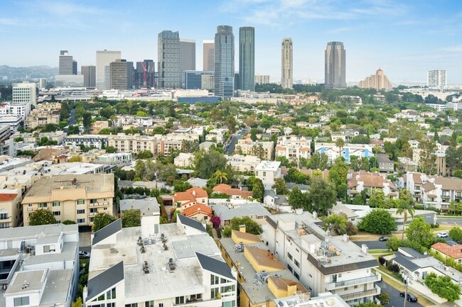 Building Photo - Holmby Street Luxury Investments LLC