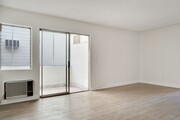 Spacious living room - 1477 Canfield Ave. Apartments