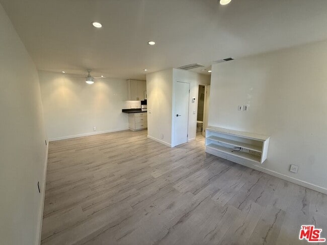 Building Photo - 2857 N Los Felices Rd Unit 207