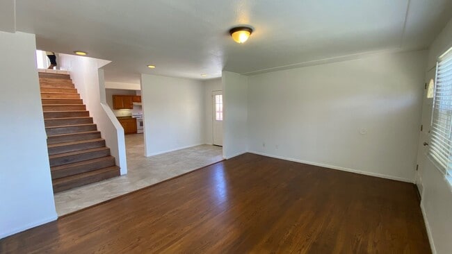 Photo - Huge 6BD/3BA on 63rd! (Lease out, pending ...