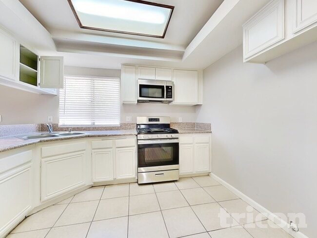 Photo - 1517 Camran Ave