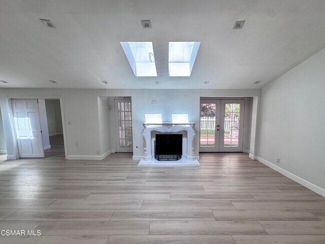 Photo - 20445 Miranda St