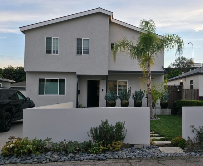 Building Photo - 15216 Morrison St