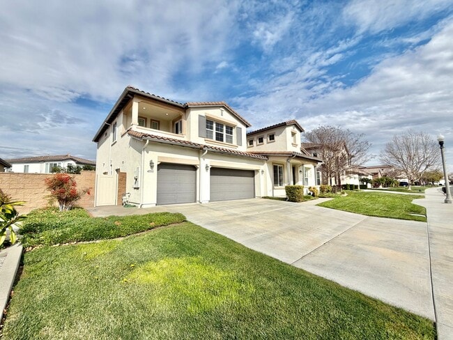 Photo - Spacious 5 Bedroom Wolf Creek Home with Balcony, Loft & Secondary Kitchen