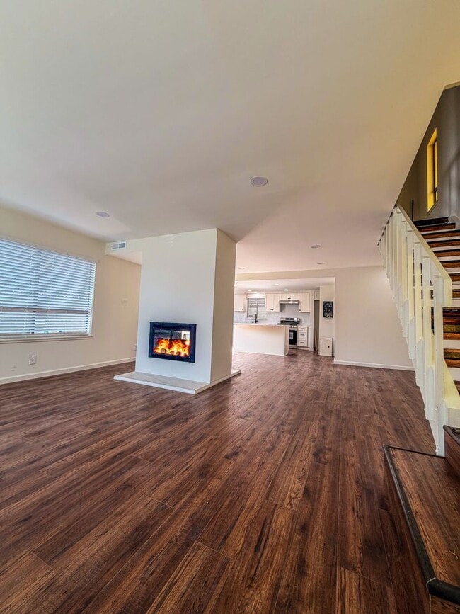 Building Photo - 801-803 N M Street Unit 801