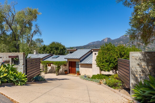 Photo - 622 Cowles Rd
