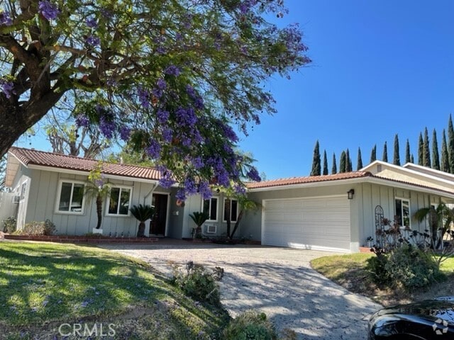 Building Photo - 1905 Los Cerros Dr Rental