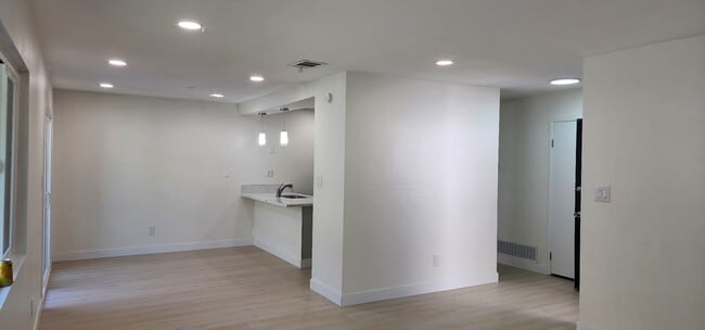 Photo - 2255 Cahuilla St Unit 124