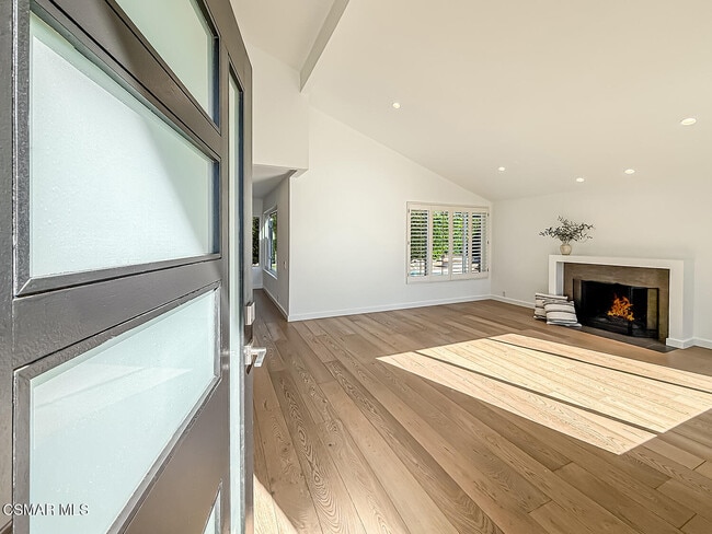 Building Photo - 1915 Woodside Dr