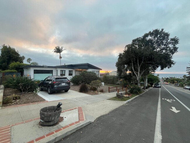 Building Photo - 3 Bedroom Home with Ocean Views in Point Loma