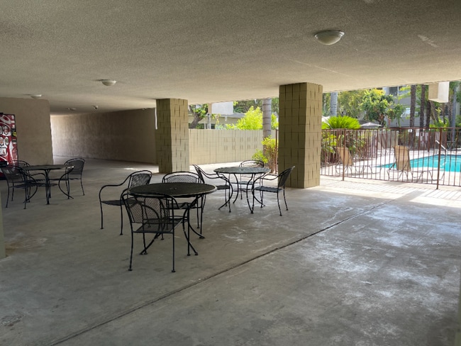 Photo - 1590 W Palm Ln Unit 41