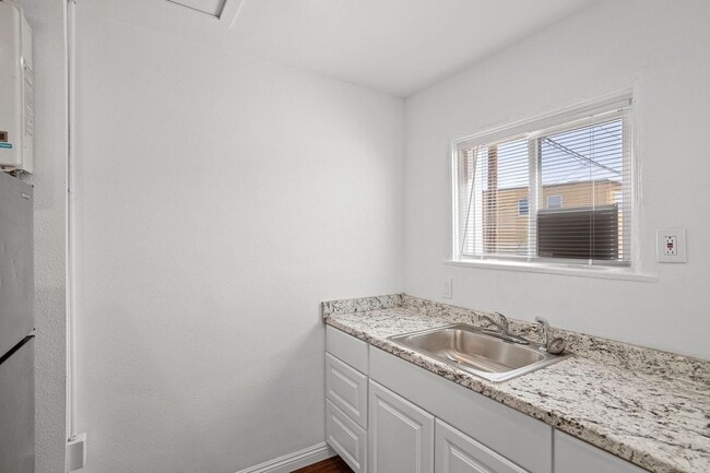 Photo - 605 E Williams St